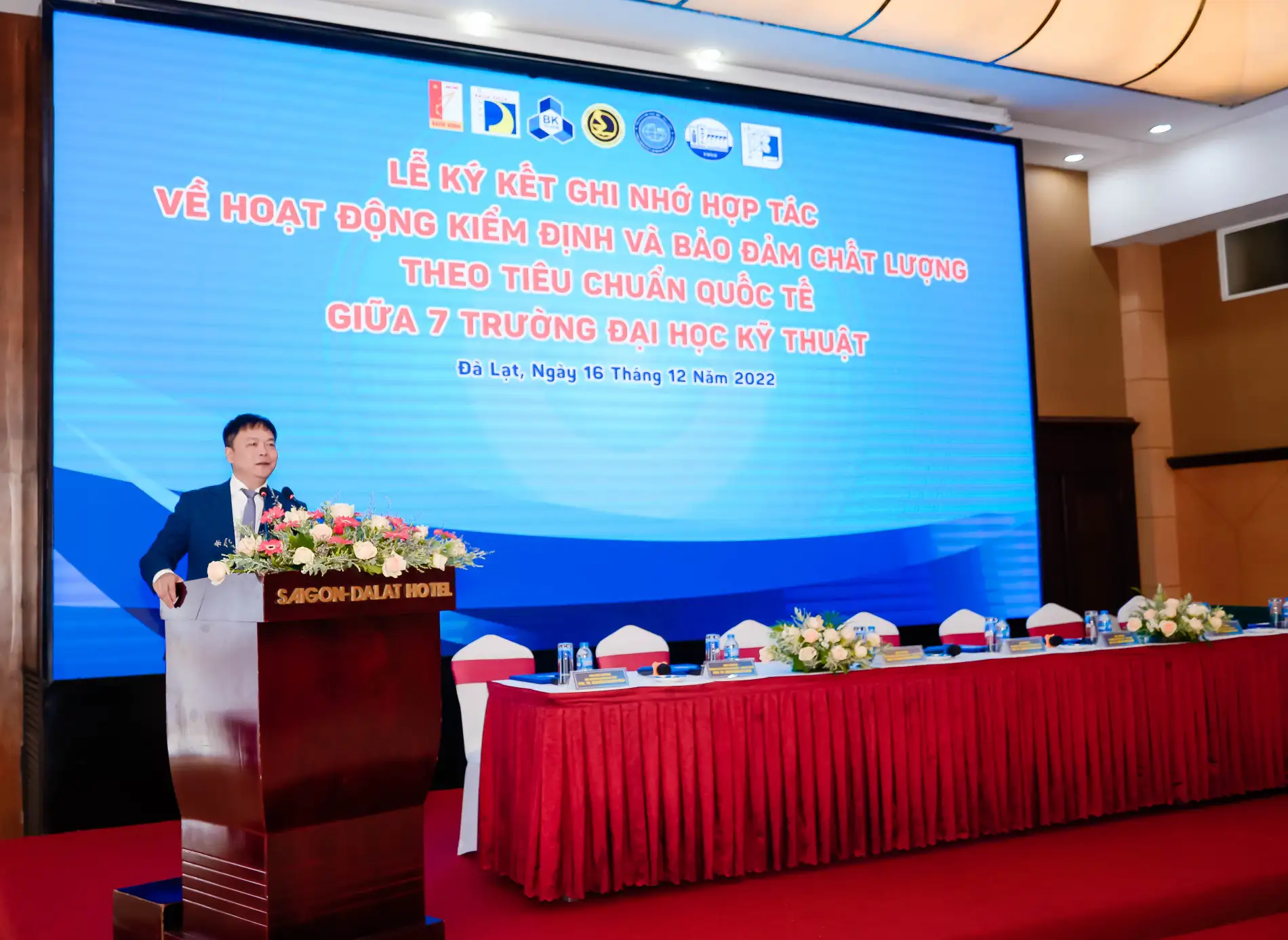 Nhóm G7 Đại học Kỹ Thuật Việt Nam - Hợp tác quốc tế hoá giáo dục Nhóm G7 Đại học Kỹ Thuật Việt Nam – Hợp tác quốc tế hoá giáo dục