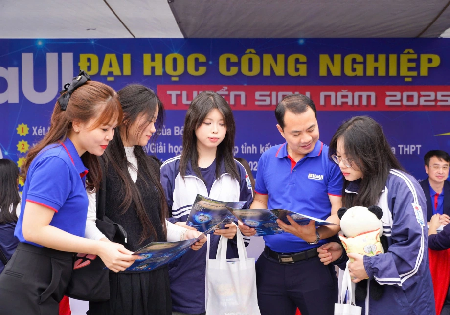 Đại học Công nghiệp Hà Nội xét tuyển 15 tổ hợp năm 2025