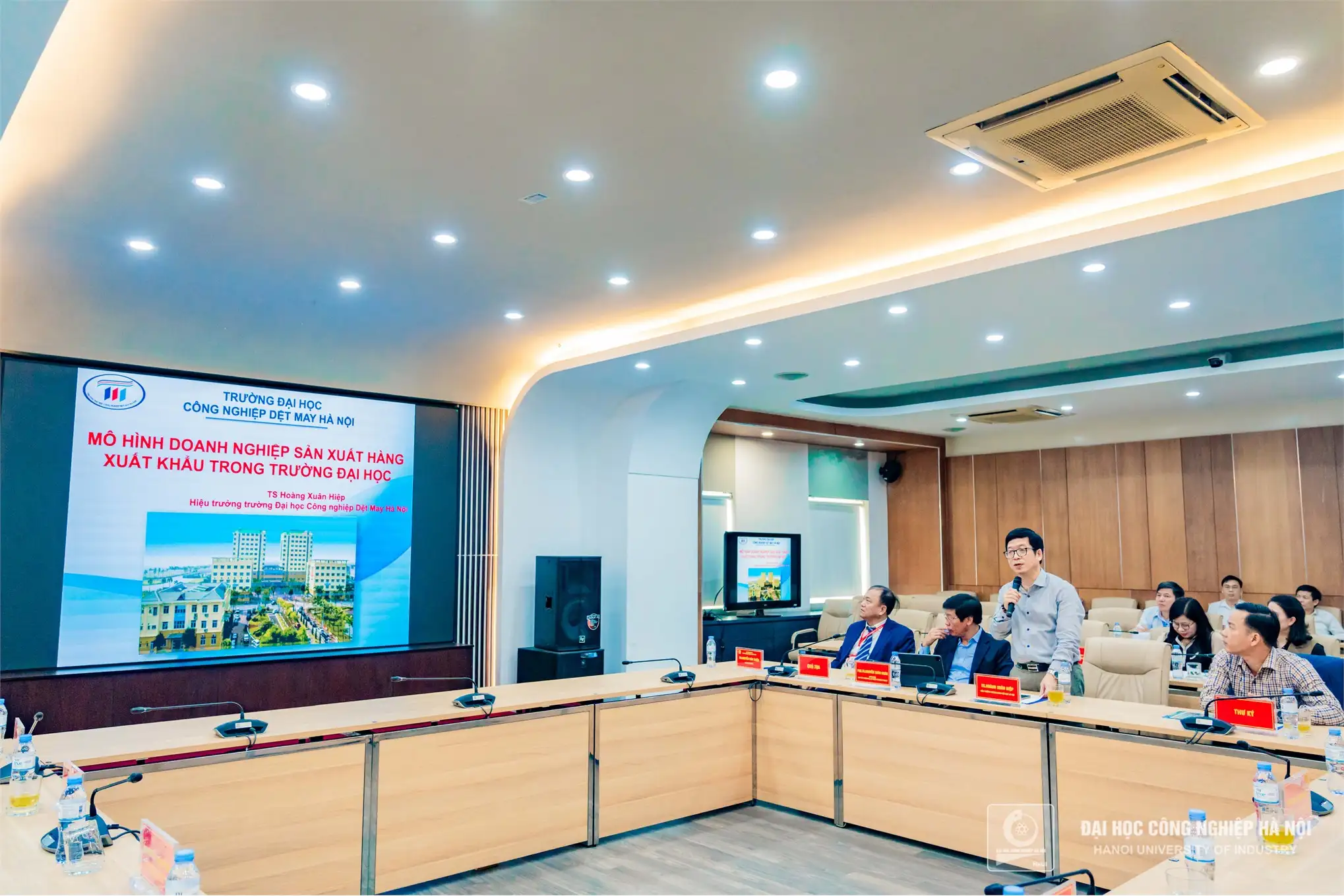 Mô hình Doanh nghiệp trong Trường Đại học
