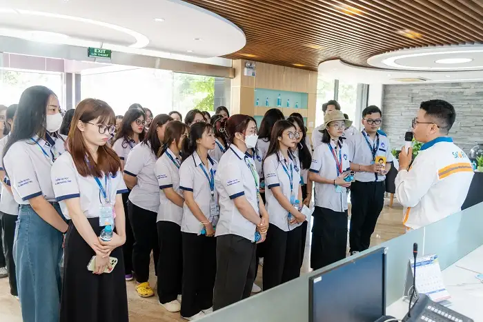 Review trường đại học tài chính marketing? Có đáng để theo học?