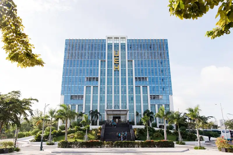 Điểm chuẩn UEH 2025 chính thức: Cơ hội trúng tuyển các ngành top đầu