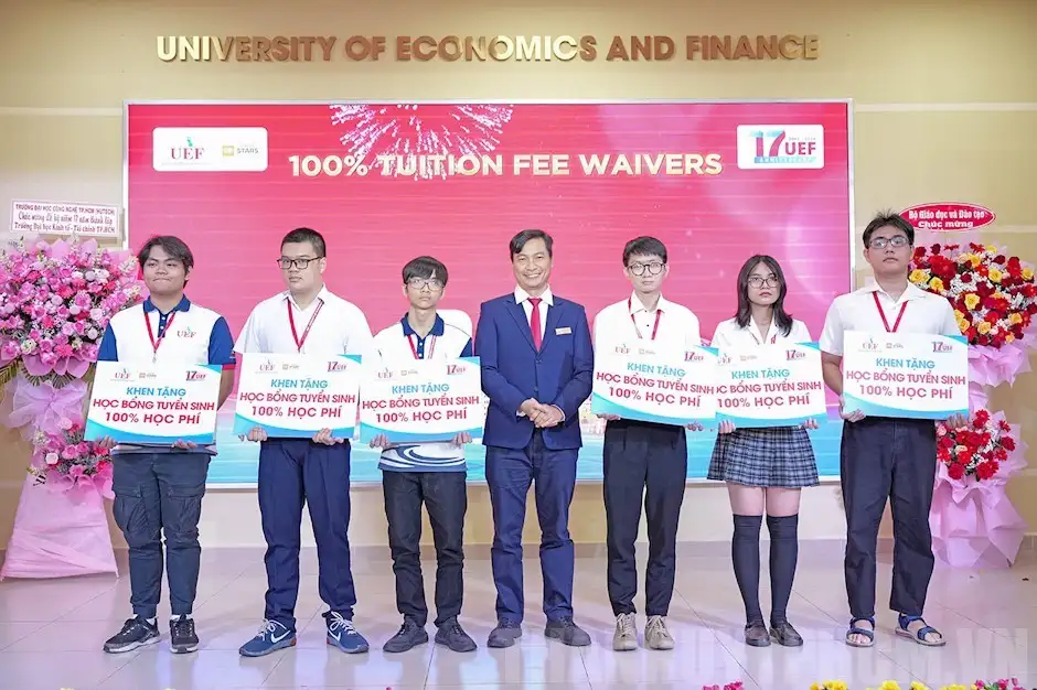 Review Đại học kinh tế tài chính có đáng học?