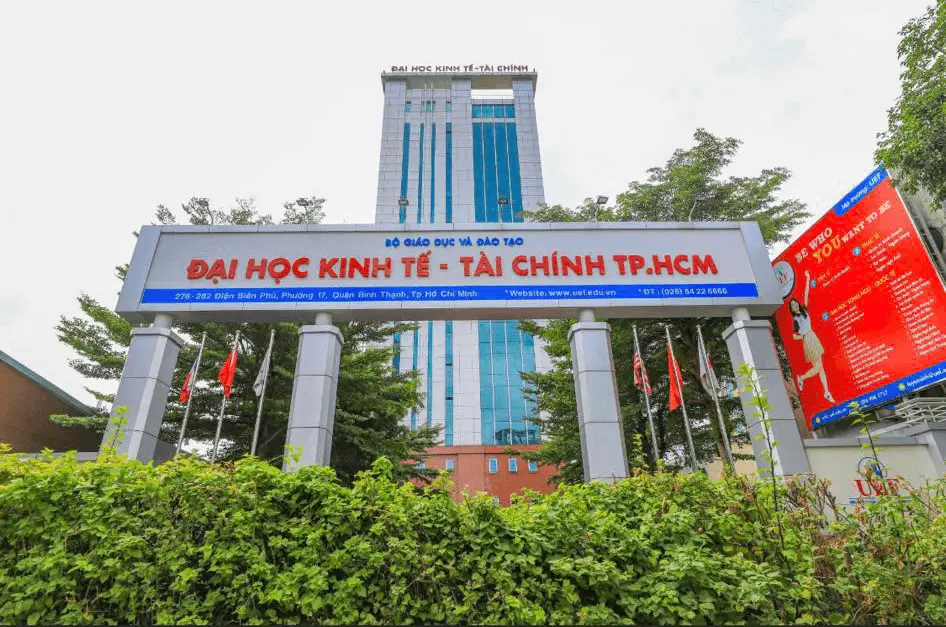 Review Đại học kinh tế tài chính có đáng học?