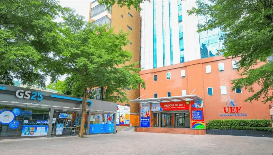 Review Đại học kinh tế tài chính có đáng học?