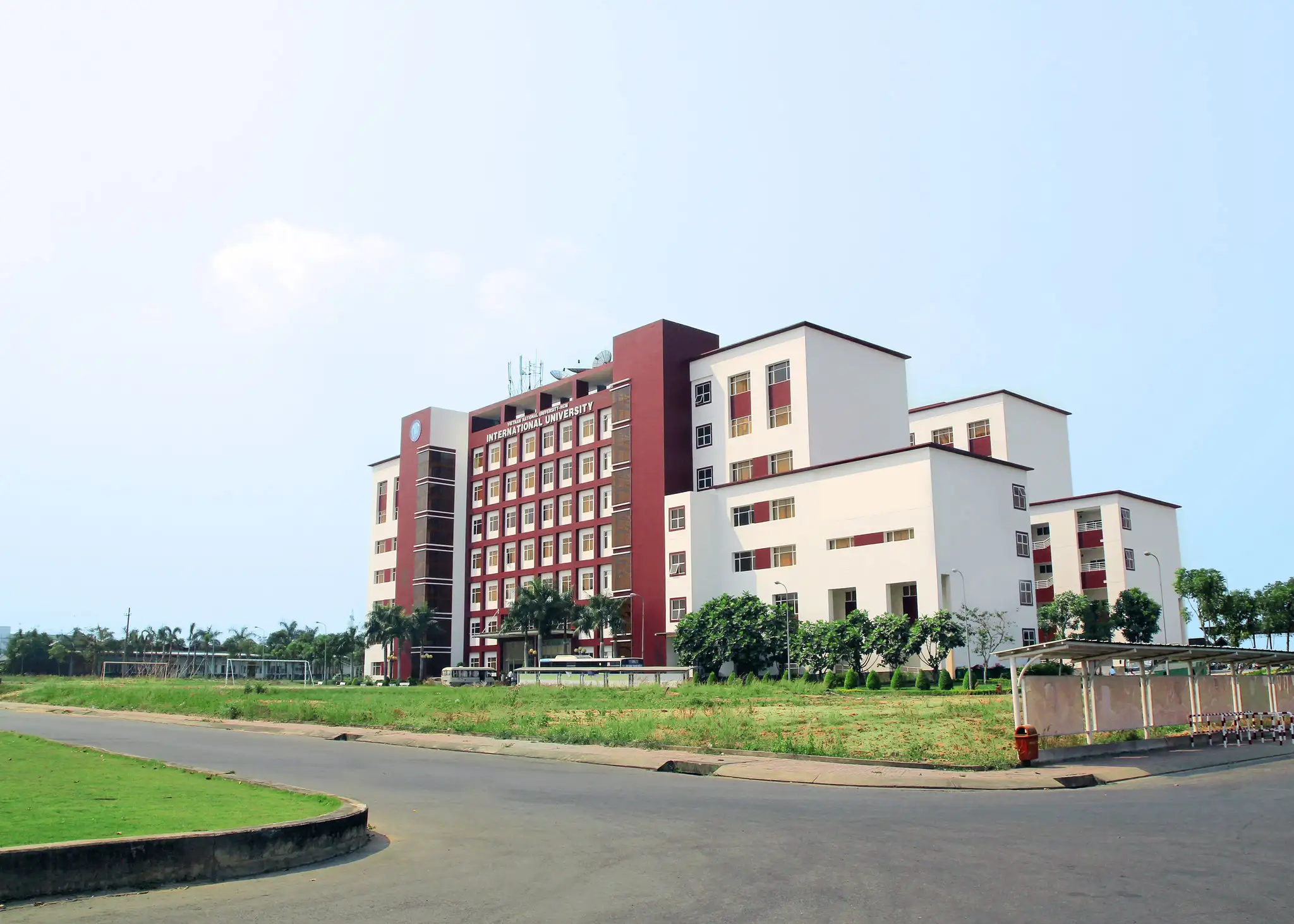 Review đại học quốc tế TP.HCM: Có nên học?