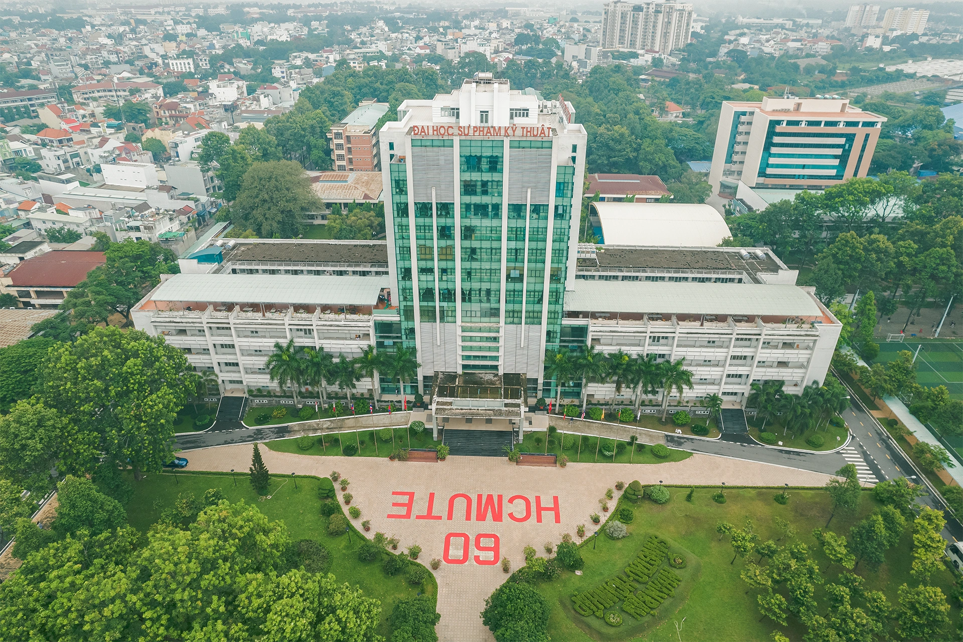 Review Đại học Sư phạm Kỹ thuật TP.HCM: Cơ hội việc làm năm 2025