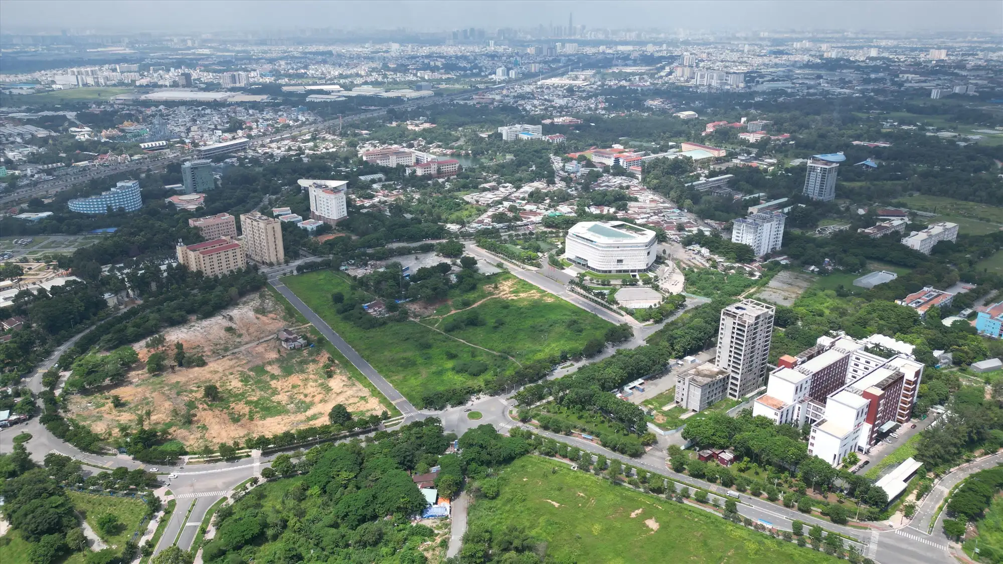 Review Làng Đại học: Quy tụ các trường đại học top đầu tại Việt Nam