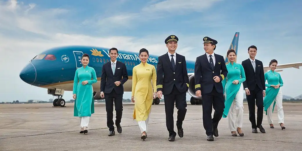 Tiếp viên hàng không học ngành gì? Hướng dẫn chi tiết năm 2025