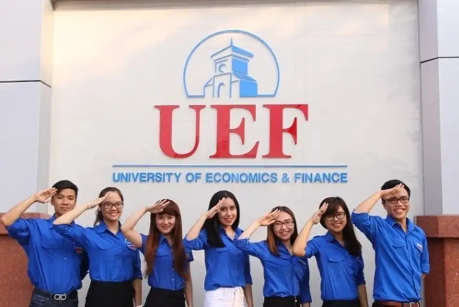 Review đại học Kinh tế tài chính TP.HCM: Đánh giá toàn diện 2025