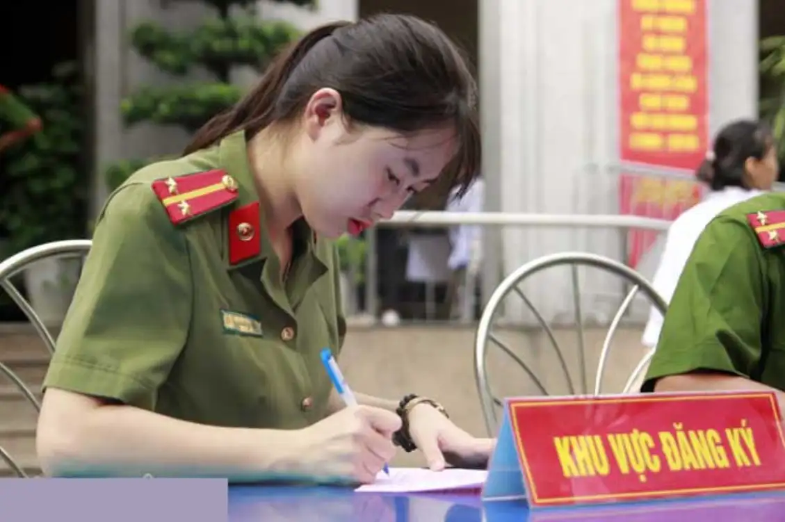 Nữ nên học ngành gì trong công an? Gợi ý 6 ngành phù hợp cho nữ công an tương lai