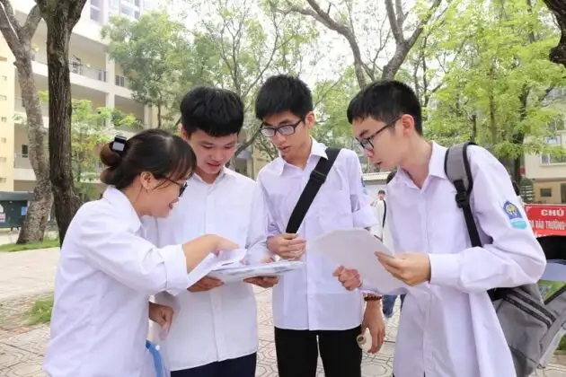 Học ngành gì dễ xin việc?