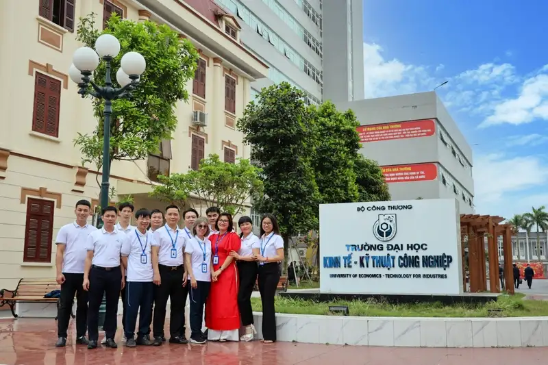 Khối C01 học ngành gì? Tìm hiểu khối C01 và lựa chọn ngành phù hợp