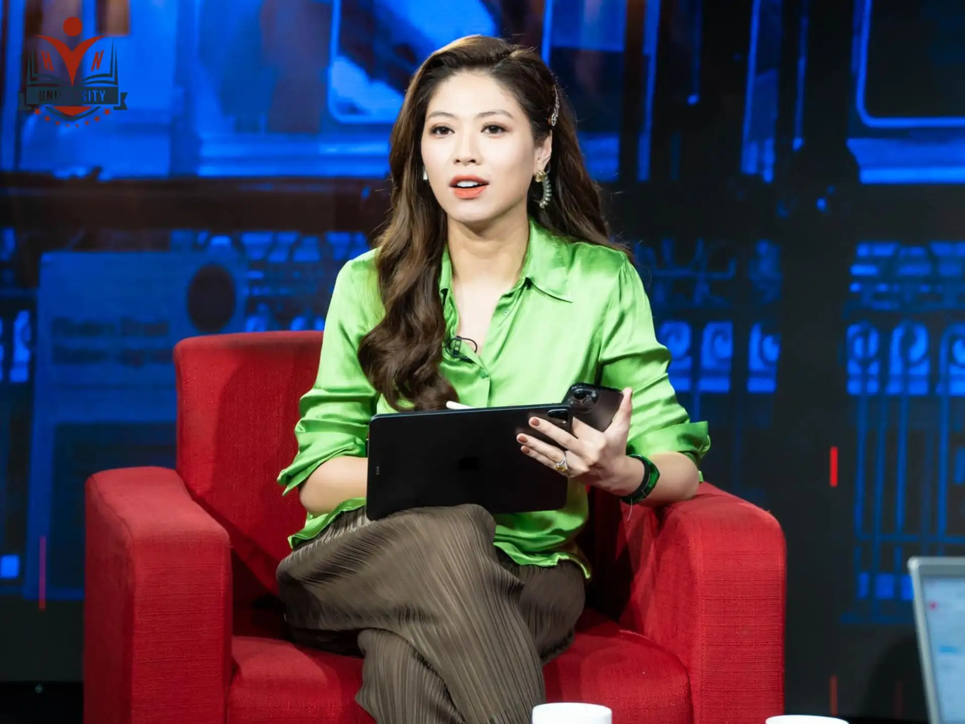 BTV Dương Ngọc Trinh: Từ sinh viên Học Viện Báo Chí đến “Nữ hoàng Tài chính” VTV 