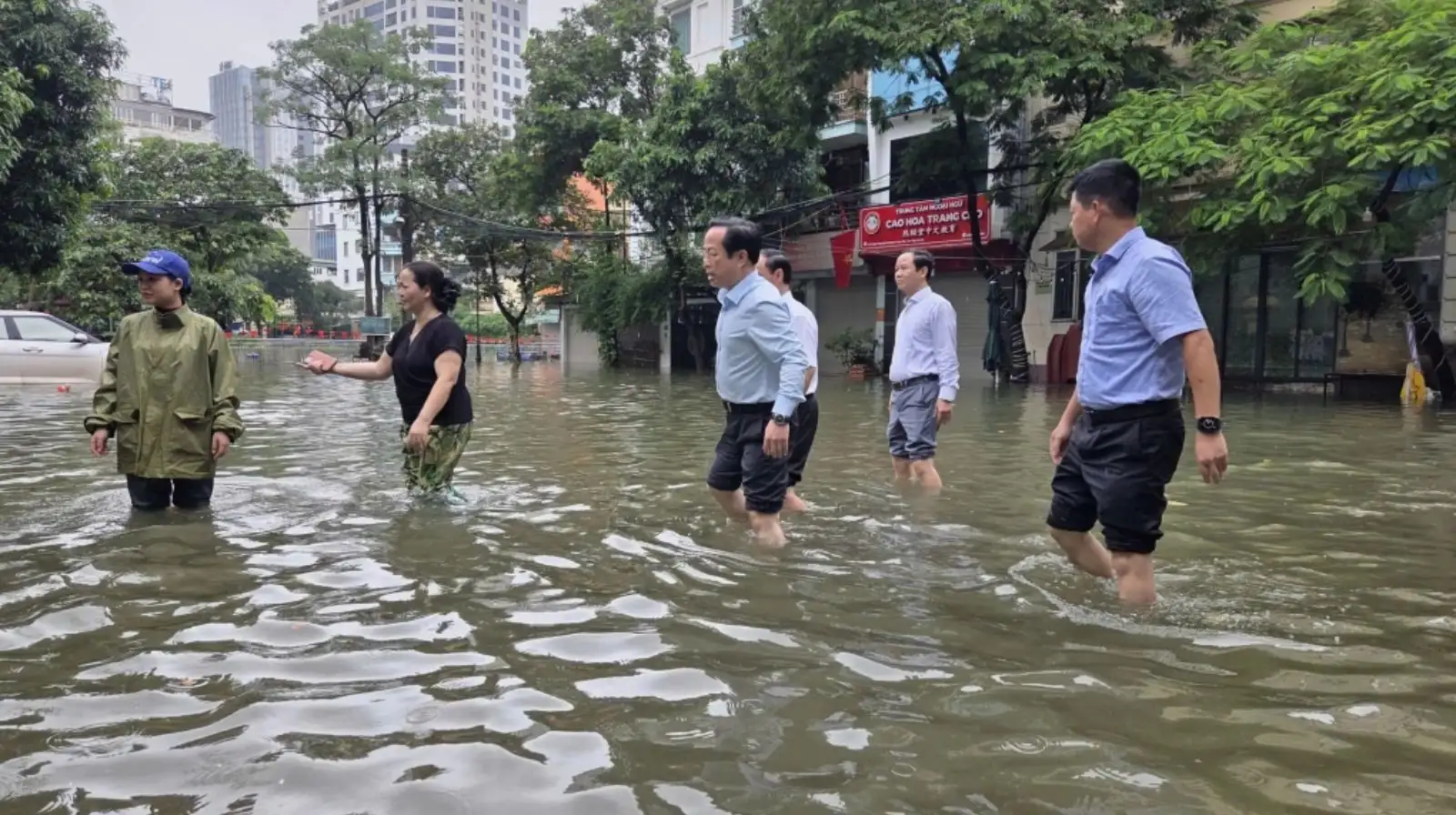 Mưa lớn lịch sử, Hà Nội học online 3 ngày: Khi an toàn là ưu tiên số 1 của nhà trường